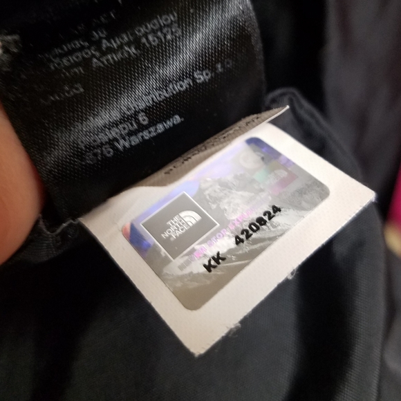 EUC/LN TNF Hyvent Raspberry Pink Snow rain jacket - Picture 6 of 16